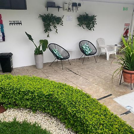 Berlor Airport Inn Río Segundo Exterior foto