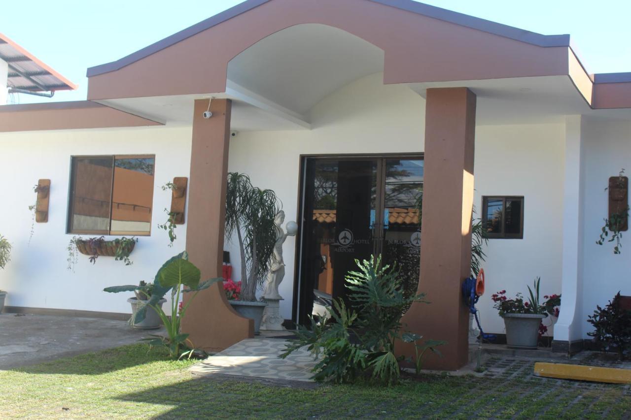 Berlor Airport Inn Río Segundo Exterior foto