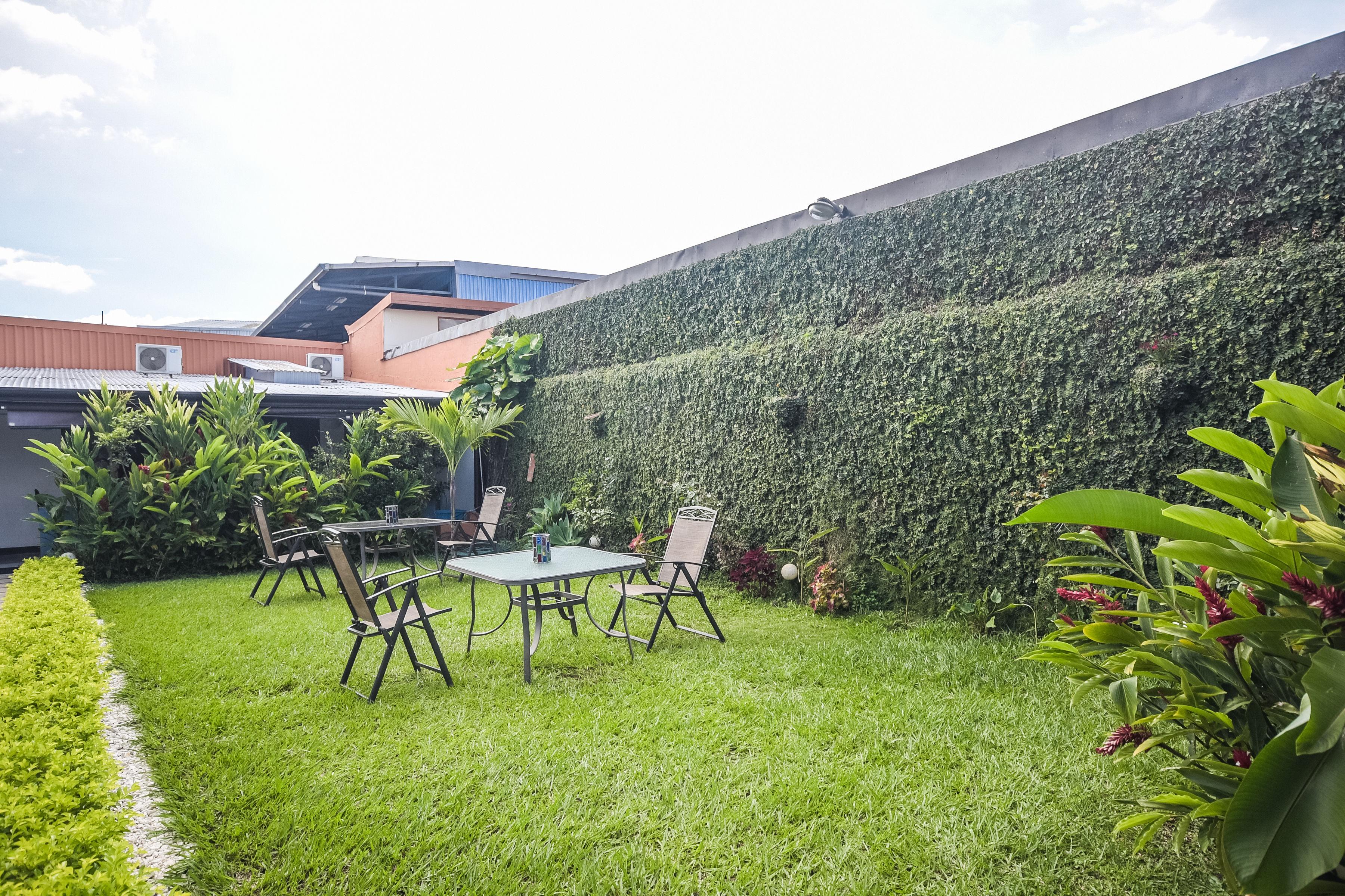 Berlor Airport Inn Río Segundo Exterior foto