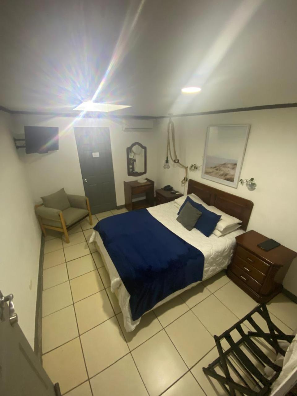 Berlor Airport Inn Río Segundo Cameră foto